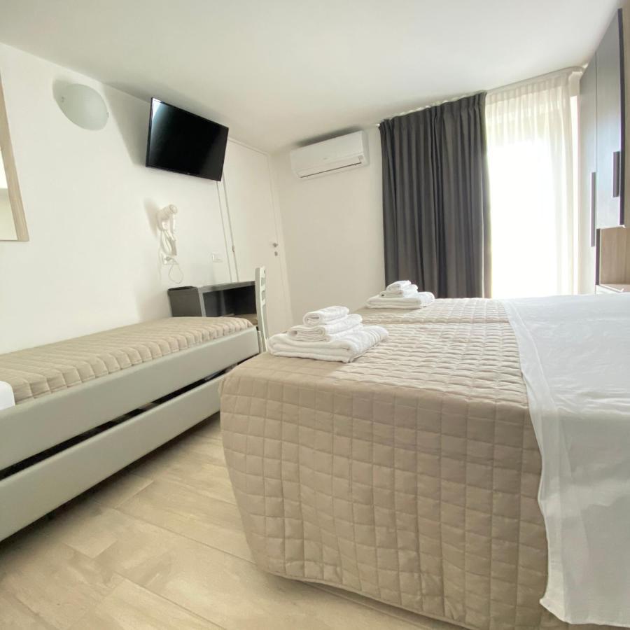 Hotel Bed And Book Ρίμινι Εξωτερικό φωτογραφία