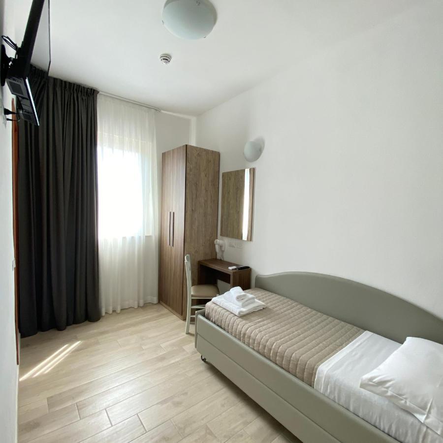 Hotel Bed And Book Ρίμινι Εξωτερικό φωτογραφία