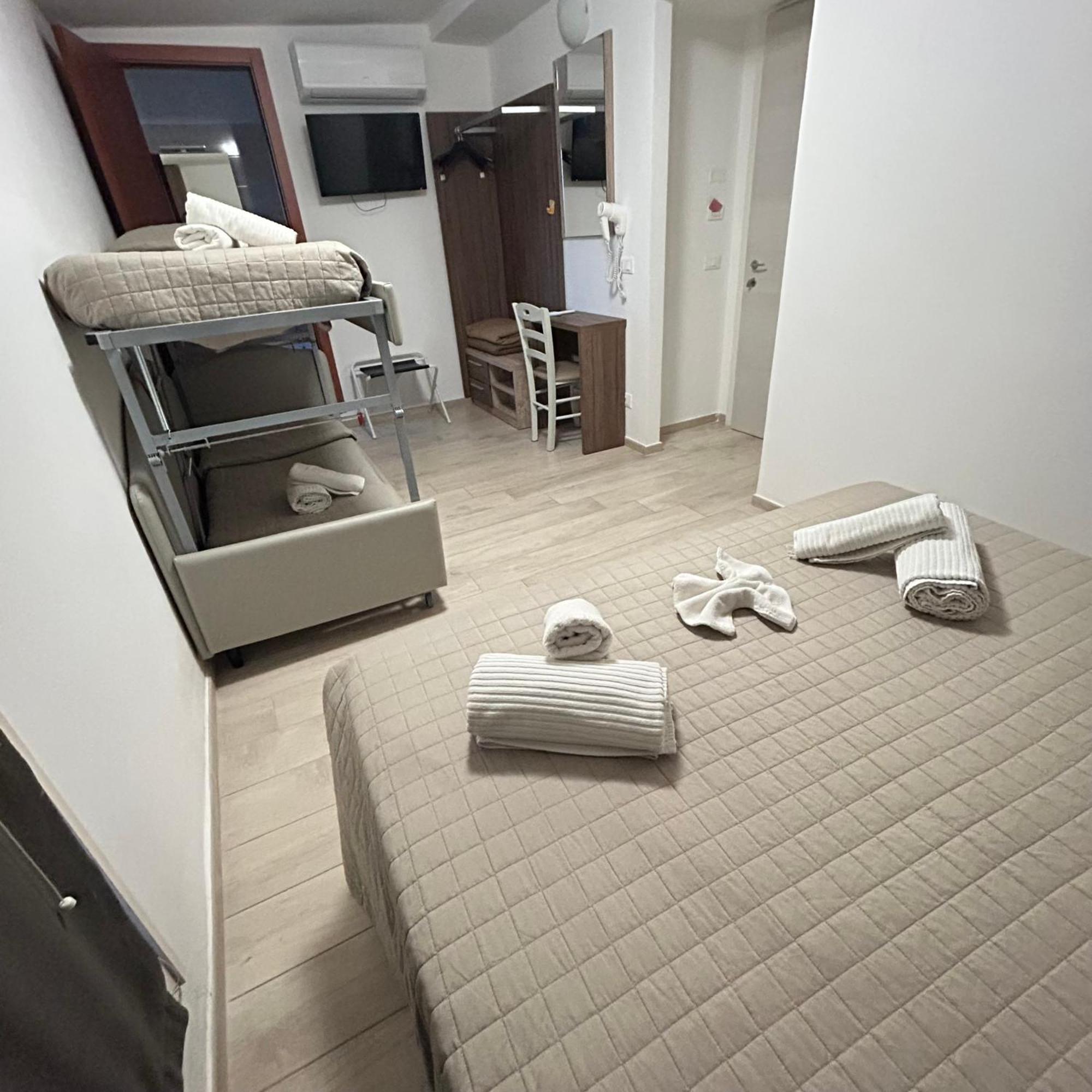 Hotel Bed And Book Ρίμινι Εξωτερικό φωτογραφία