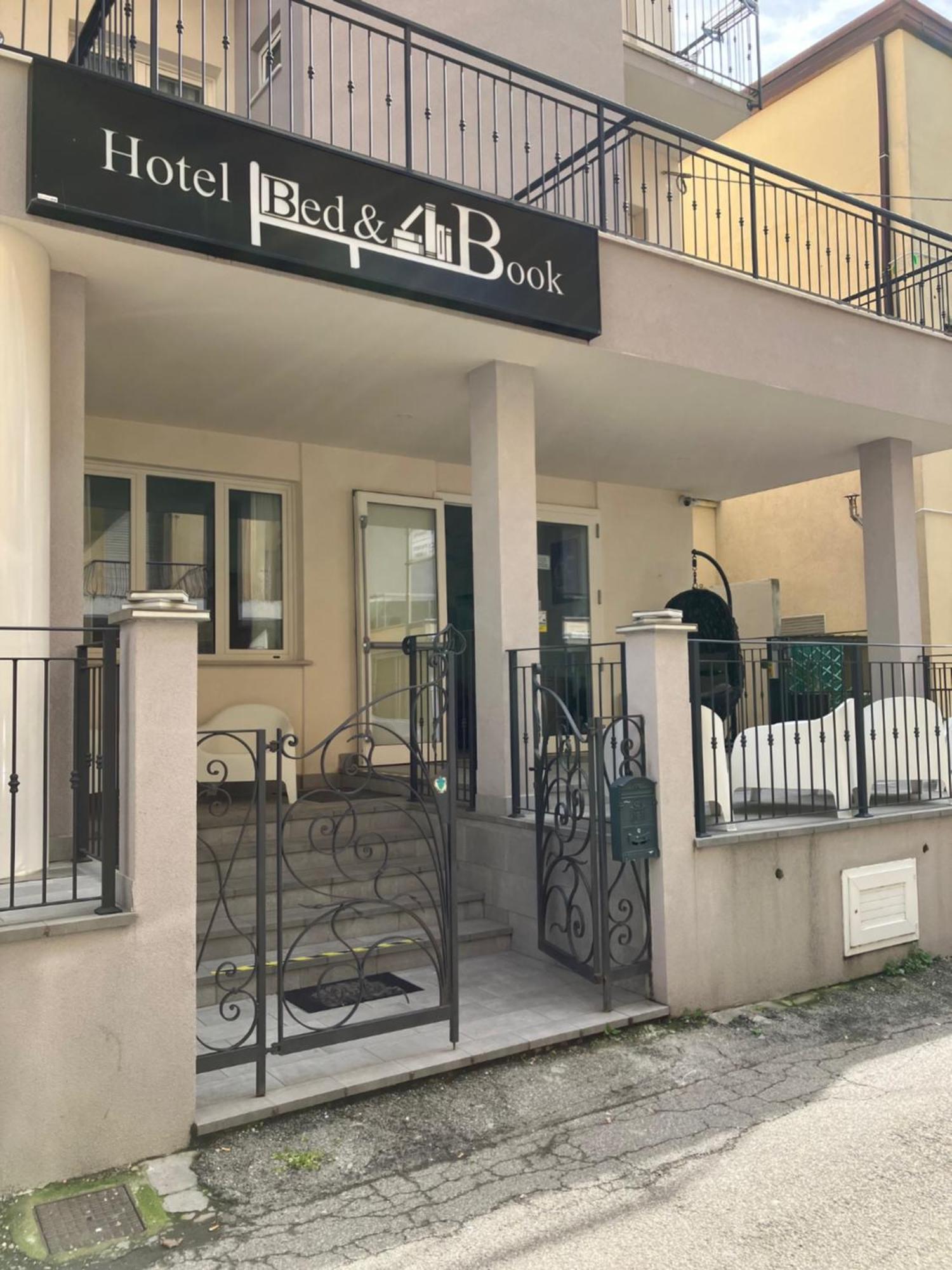 Hotel Bed And Book Ρίμινι Εξωτερικό φωτογραφία