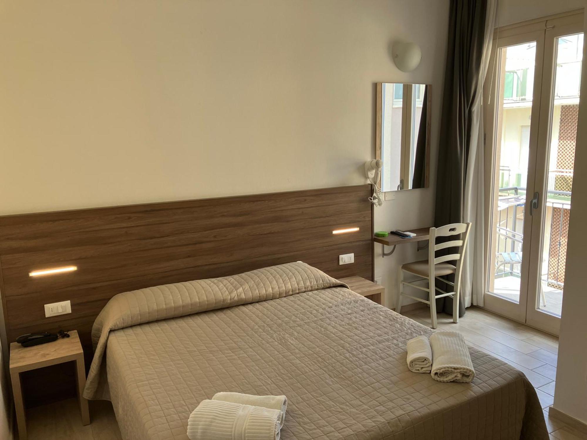 Hotel Bed And Book Ρίμινι Εξωτερικό φωτογραφία