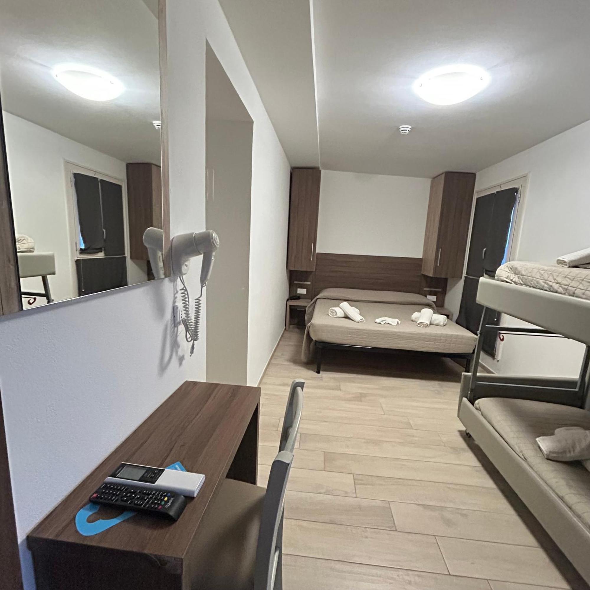 Hotel Bed And Book Ρίμινι Εξωτερικό φωτογραφία